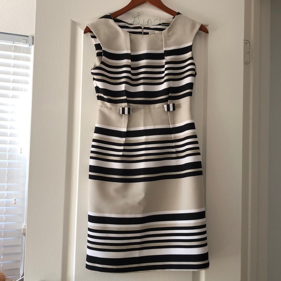 Dress - Picture 1 of 4